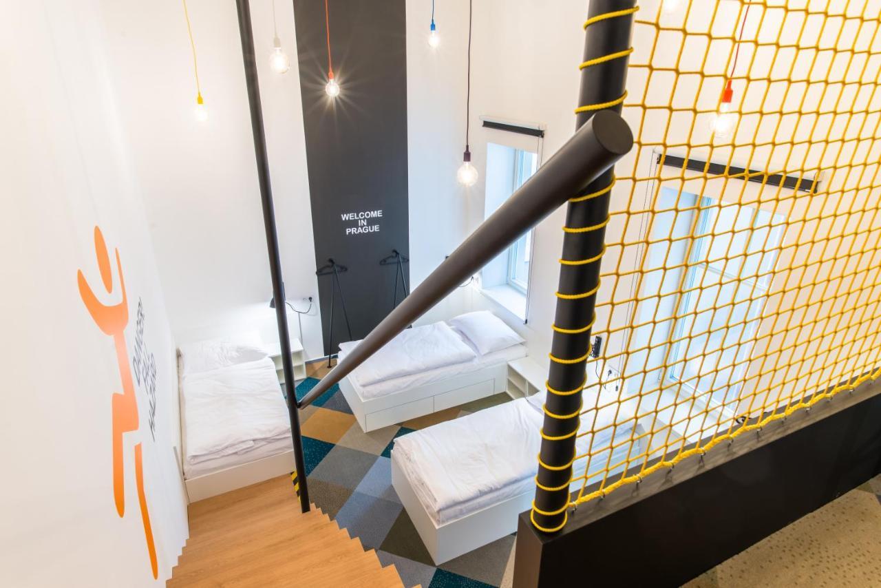 Meetme23 Hotell Prag Exteriör bild